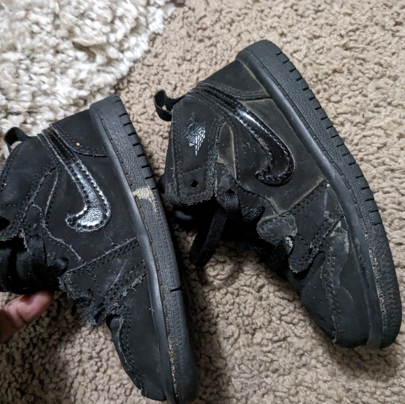 Kids Shoes - Picture 2 of 9